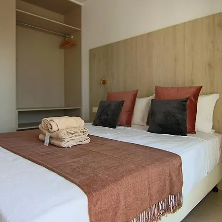 Phaedrus Living Seaview Flat Limnaria 154