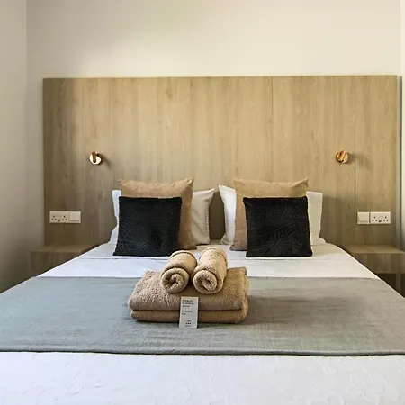 Phaedrus Living Seaview Flat Limnaria 154