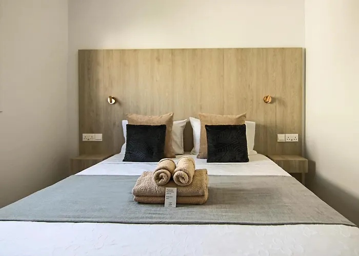 Phaedrus Living Seaview Flat Limnaria 154