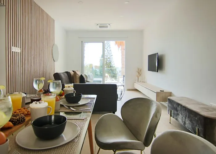 Phaedrus Living Seaview Flat Limnaria 154